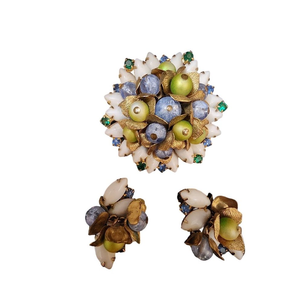 Vintage Unsigned Milk Glass Rhinestone & Beaded Flower Brooch Set (A3953)